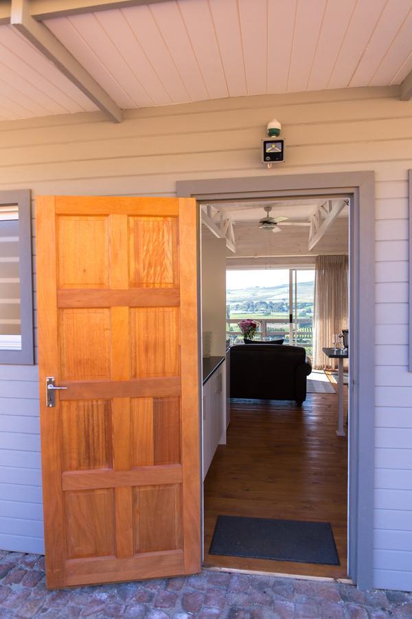 Big Sky Cottages Wolseley ภายนอก รูปภาพ